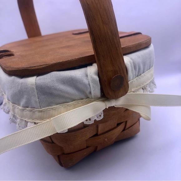 [Longaberger Baskets] 1989 Small Kiddie Purse Basket with Cream Fabric Liner - Picture 3 of 16